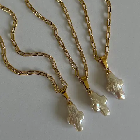 Collier perles baroques blanc et noir